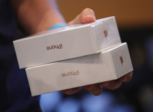Российская таможня усиливает контроль из-за старта мировых продаж iPhone 8